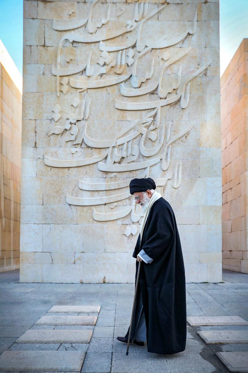 gallery item imam_jamenei_44.jpg