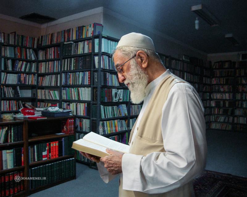gallery item imam_jamenei_70.jpg