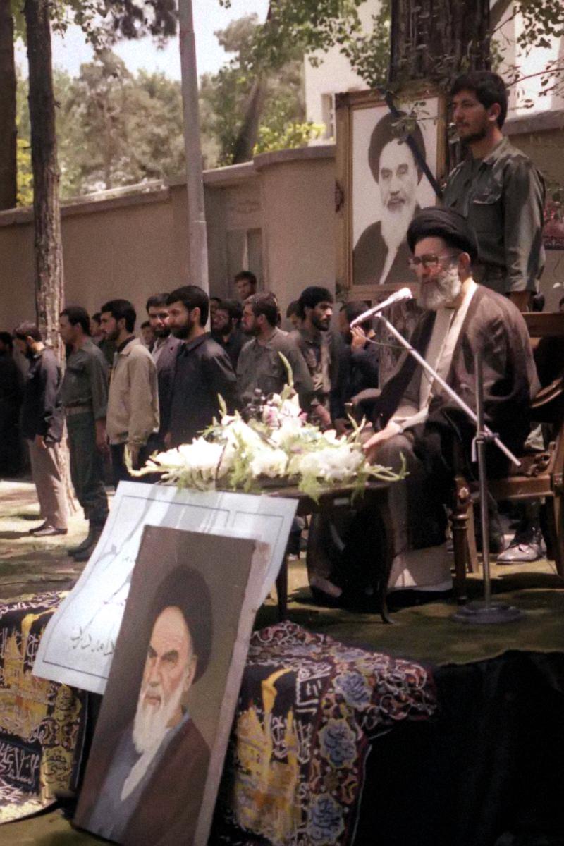 gallery item imam_jamenei_93.jpg