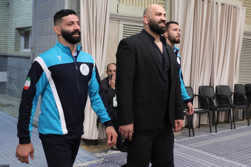 gallery item pic-70254-1760961119.jpg