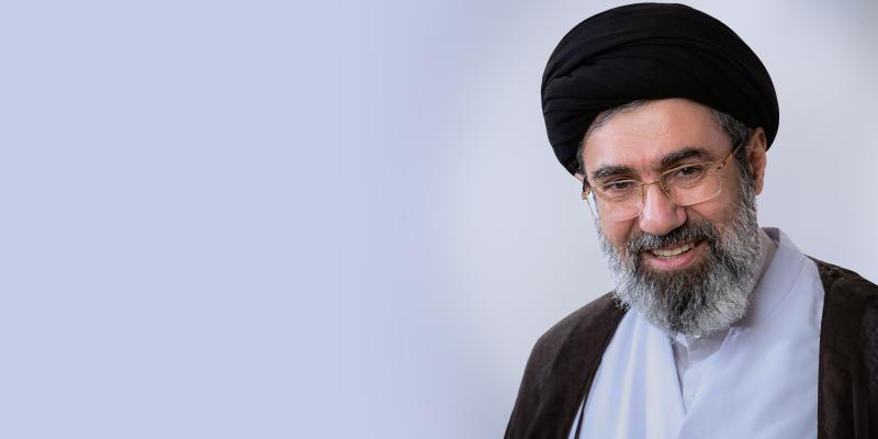 رسالة آية الله السيد مجتبى الحسيني الخامنئي بمناسبة يوم العمال وعيد المعلم