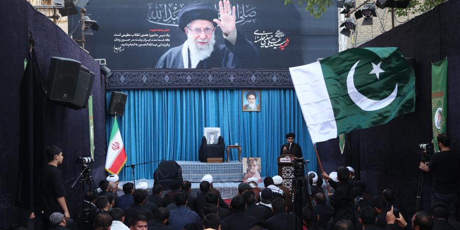 Şəhid İnqilab Rəhbərinin pakistanlı sevənləri və ardıcıllarının onun şəhadət məkanının yaxınlığında yerləşən Keşvərdust küçəsində toplantısı