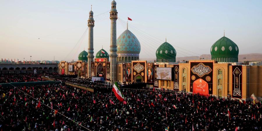 Cortège funèbre la dépouille pure du Guide martyr de la Révolution à Qom