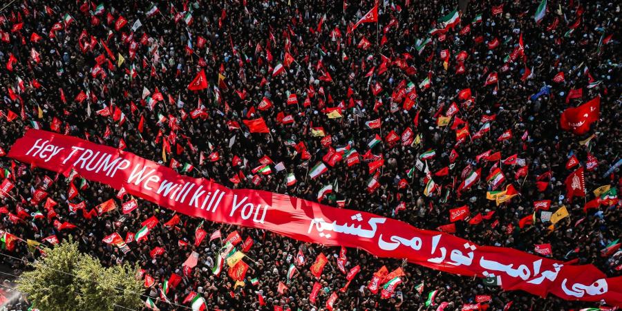 Cortejo fúnebre del cuerpo purificado del Líder mártir de la Revolución Islámica en la ciudad santa de Mashhad