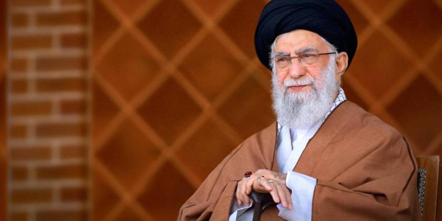 Martyr Imam Khamenei's selected statements on the Decline of the US