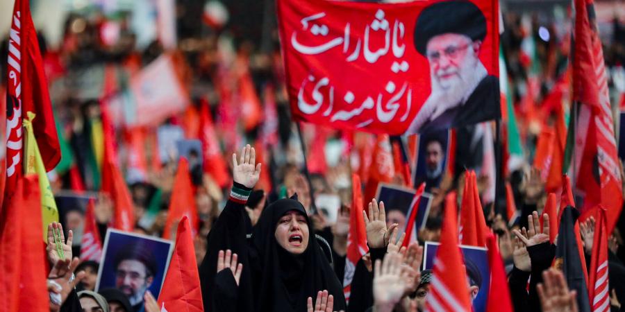 Hujjat al-Islam Haj Ali Akbari: "Trump will be transferred from the catering truck to the dustbin of history"